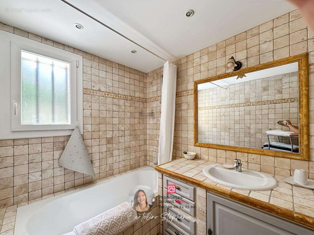 TRANS-EN-PROVENCE - Maison de plain-pied avec piscine, dépendance et terrain paysagé - photo 17