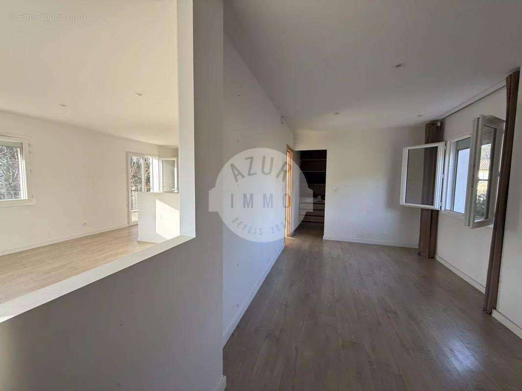 MAISON 198 M² sur 2000m² de terrain, piscine et garage - photo 5