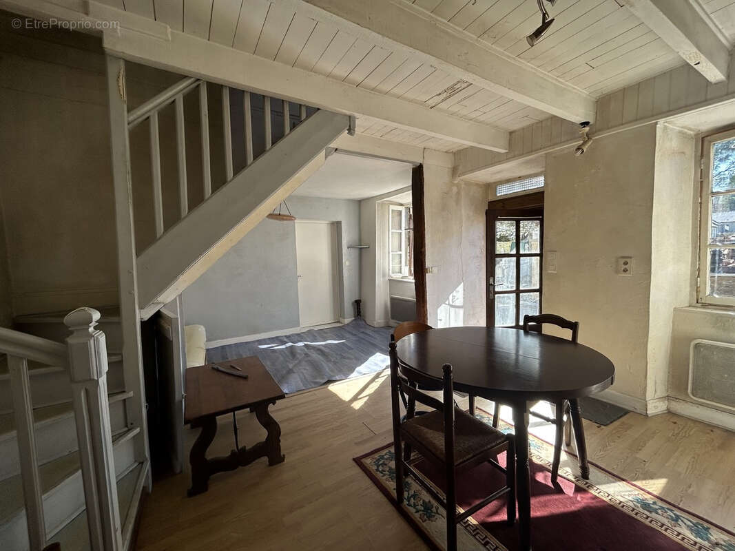 Maison à LAGRAULIERE