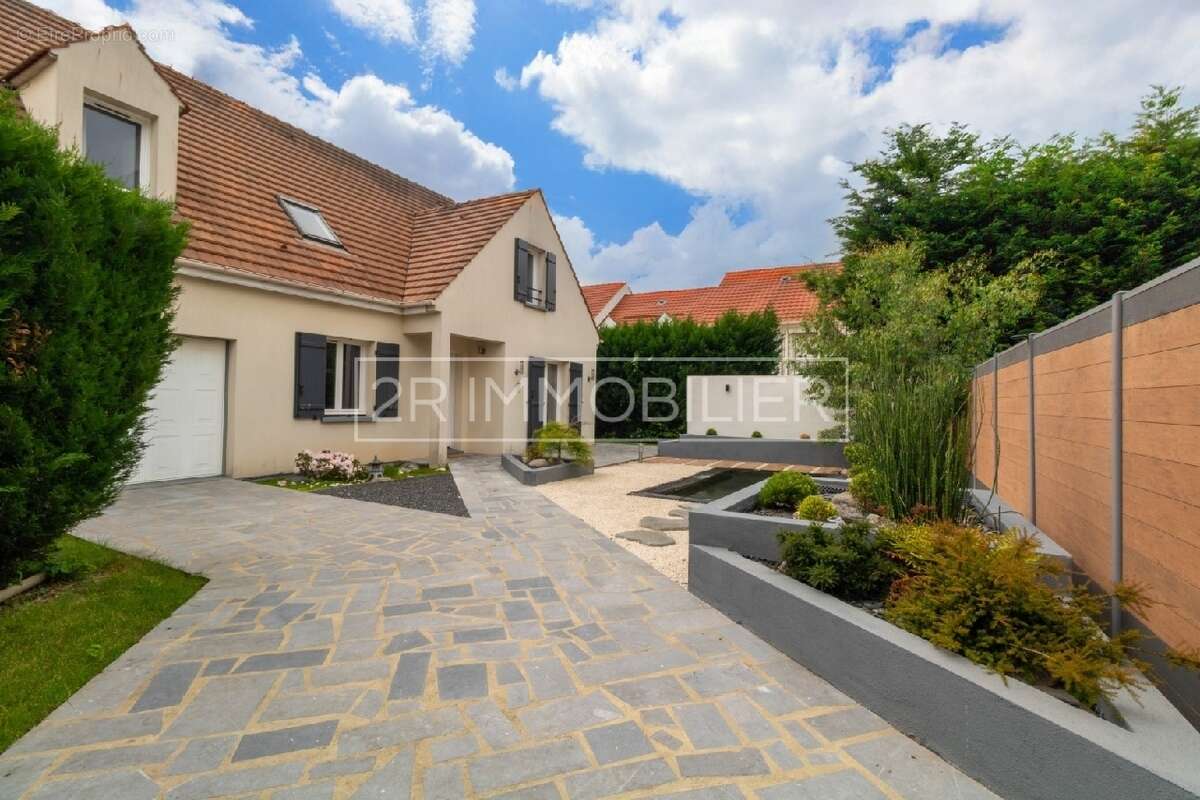 Maison à THORIGNY-SUR-MARNE