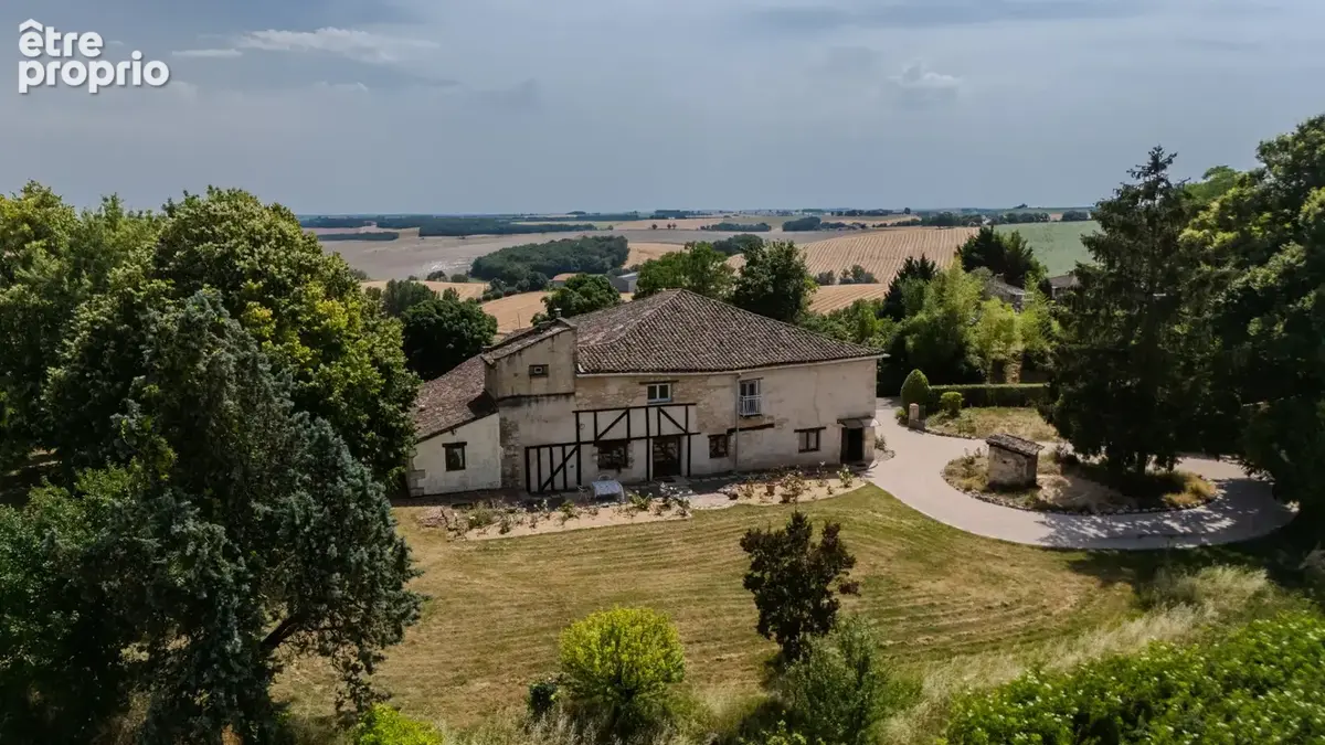 Maison de maître avec grange aménagée et superbes vues - photo 22