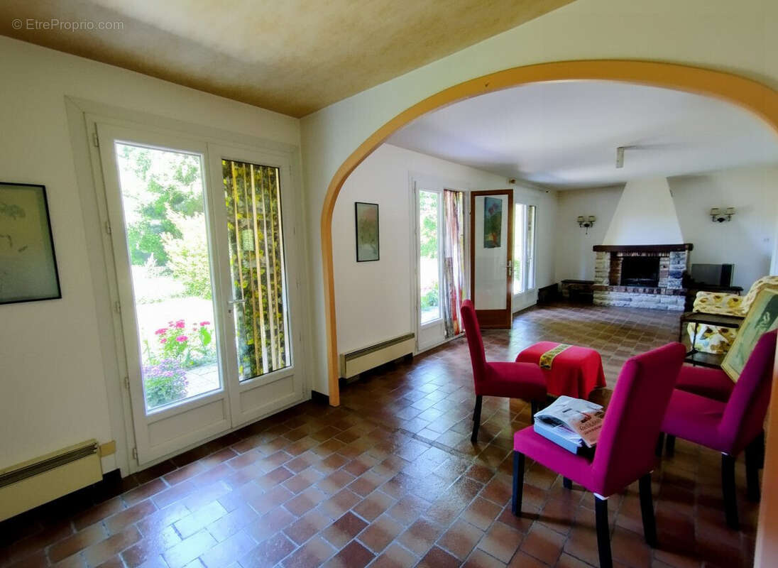 Maison 270 m² à Apremont  - photo 7