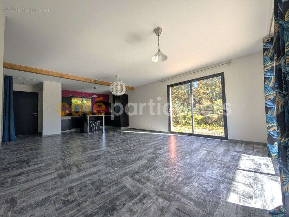 Maison à TREMOUILLES