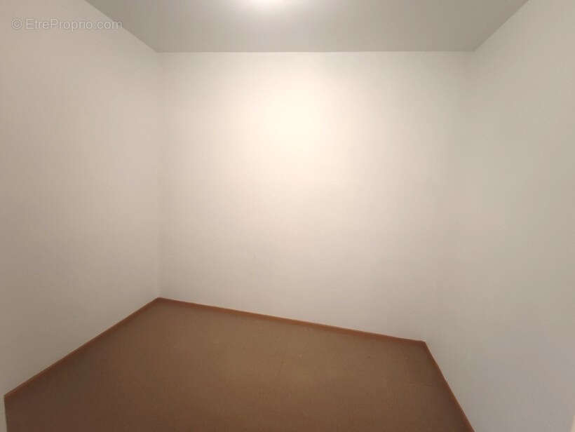 VICHY Appartement T3bis - Garage - Balcon - photo 8