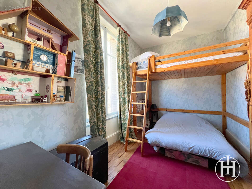 Maison à SAINT-AMAND-MONTROND