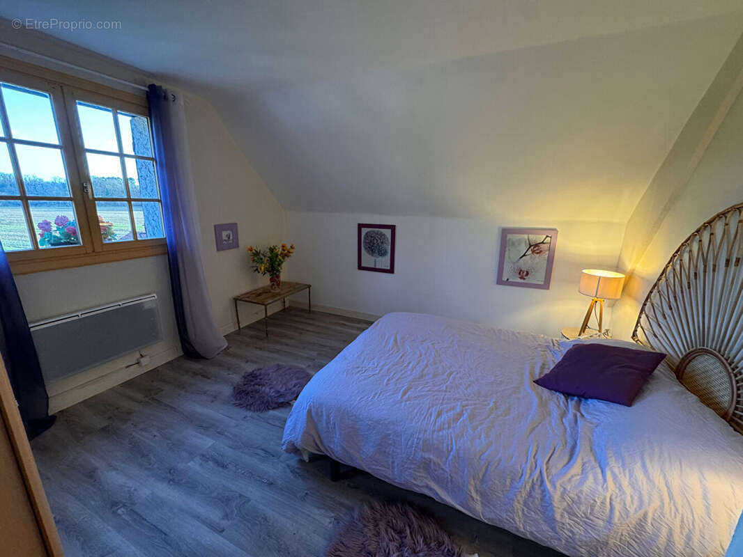 Maison à LASSAY-SUR-CROISNE