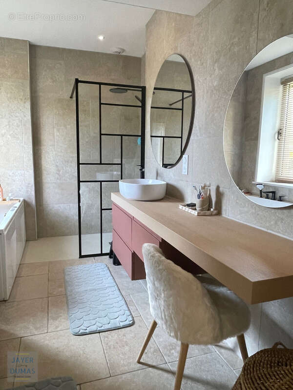 ALLERIOT - Magnifique demeure 6 Chambres, vaste Garage et Piscine - - photo 15