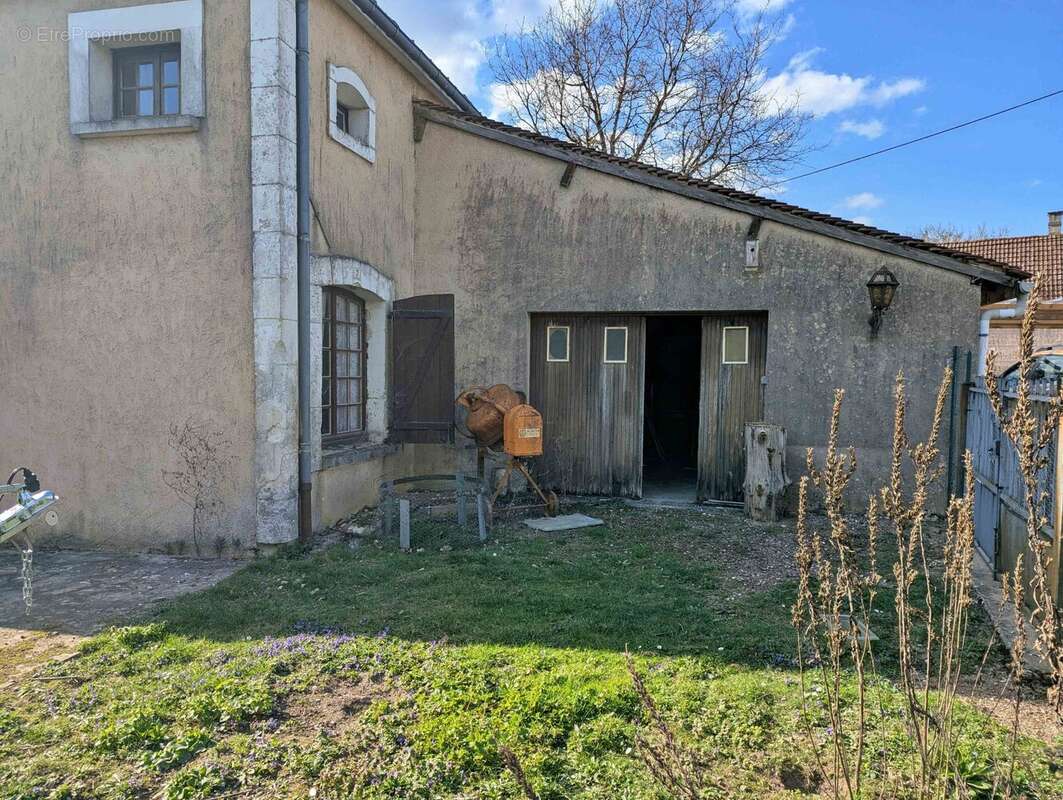 Maison à SEMENTRON