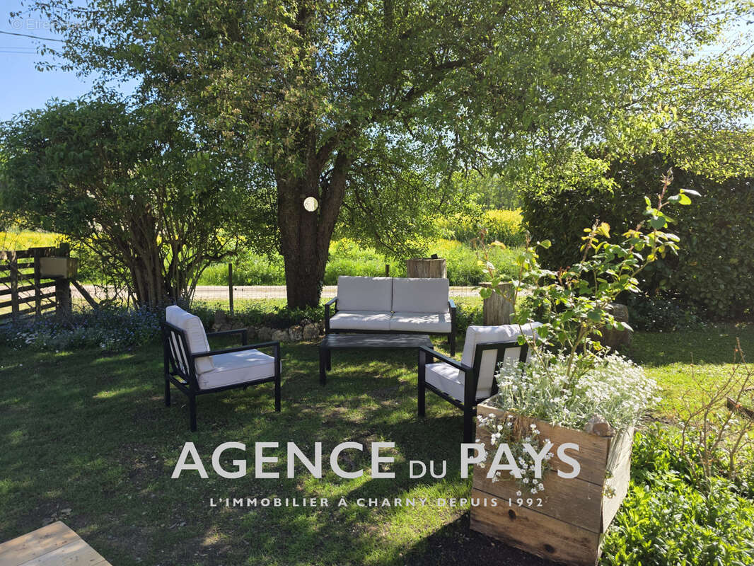 Maison à CHAMPCEVRAIS