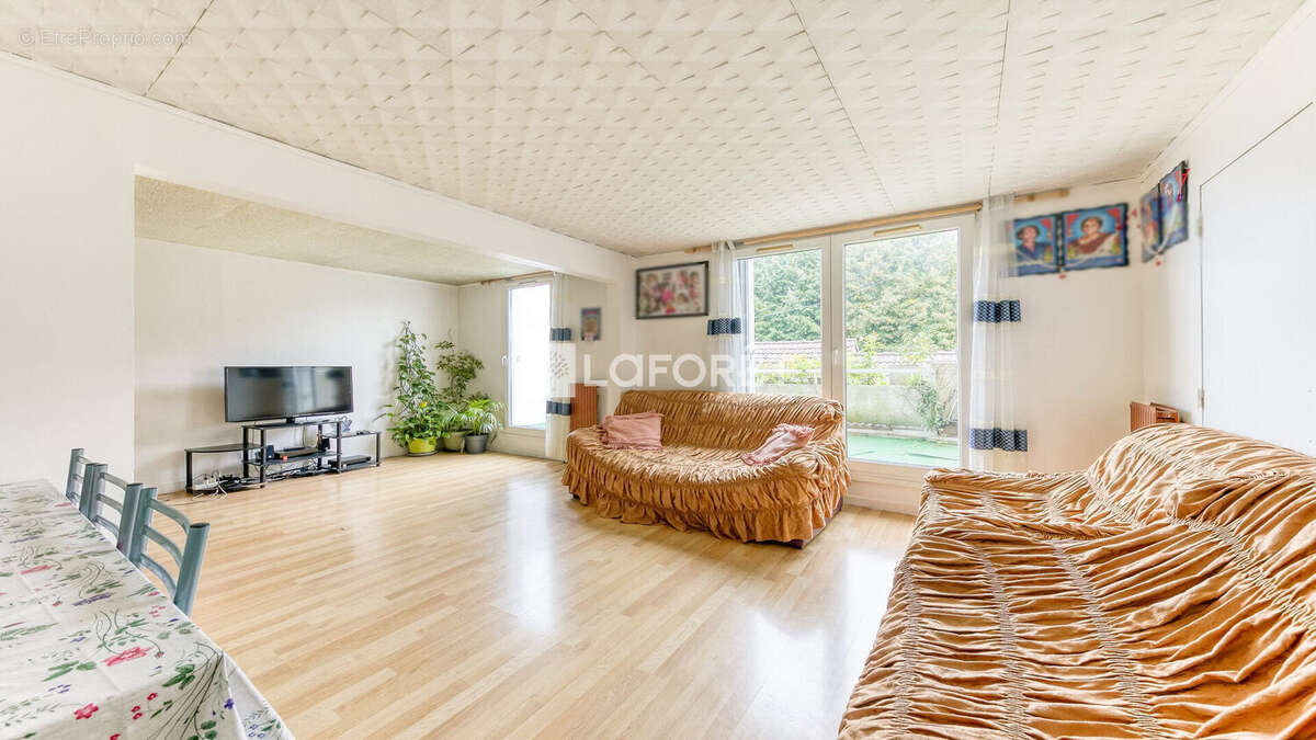 Appartement à ROISSY-EN-BRIE