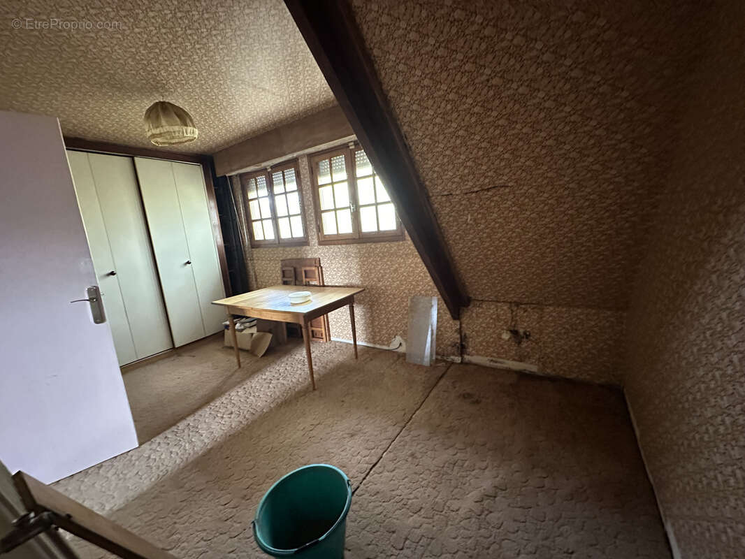 Maison à LE PLESSIS-BELLEVILLE