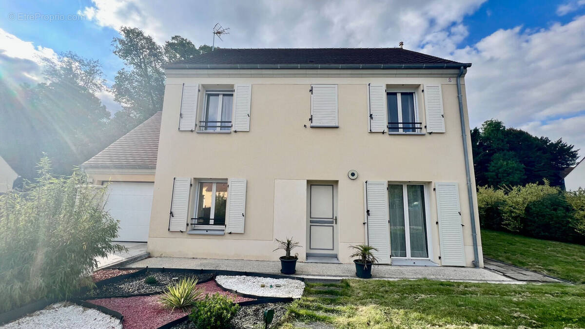 Maison à HOUVILLE-LA-BRANCHE