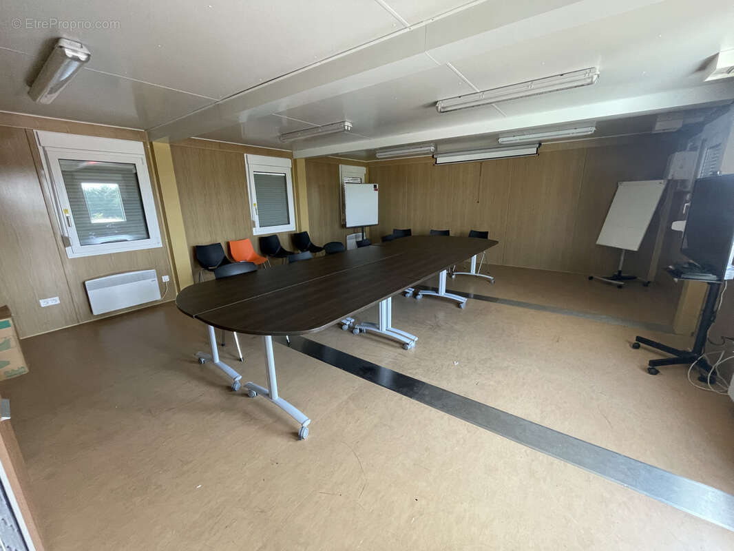 Commerce à FROTEY-LES-LURE