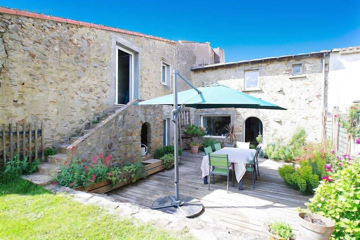 Maison à LA HAIE-FOUASSIERE
