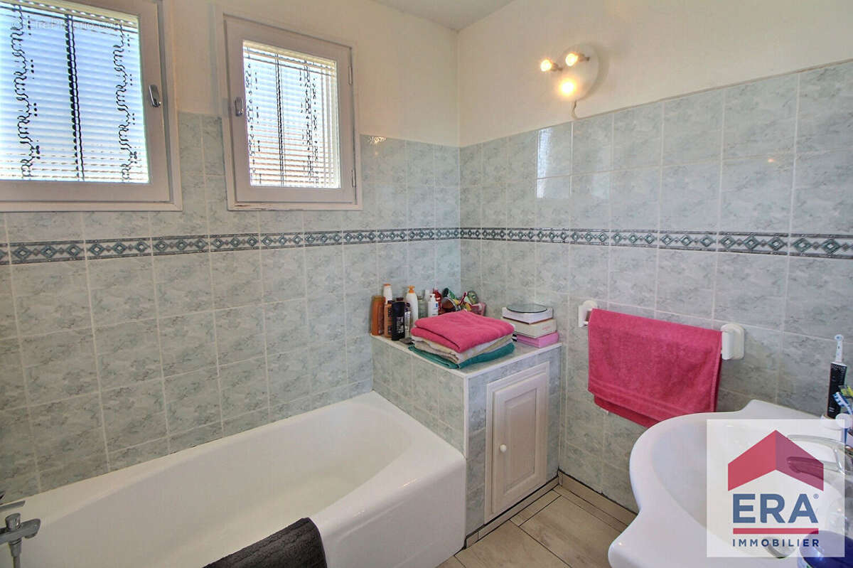 Maison à BAGNOLS-SUR-CEZE