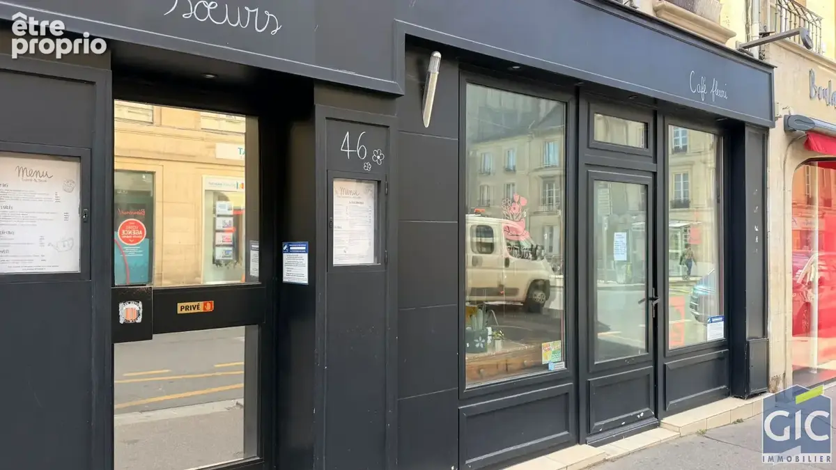 Local commercial 180 m² - photo 3