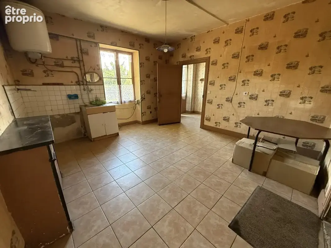 Maison de caractère à rénover – Beau potentiel - photo 4