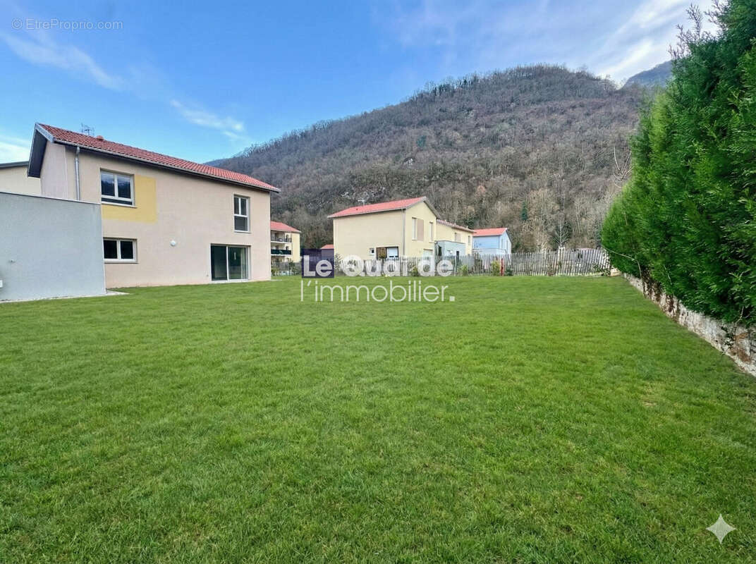 Maison à COGNIN-LES-GORGES