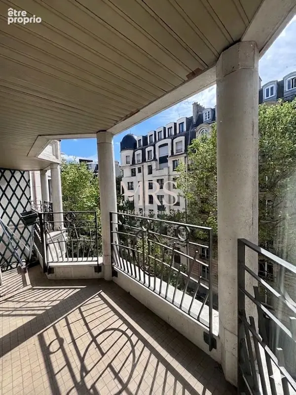 Appartement à PARIS-16E