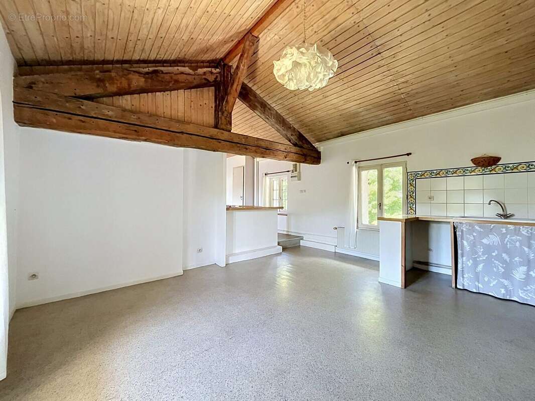 espace salle à manger - Appartement à LA TRONCHE