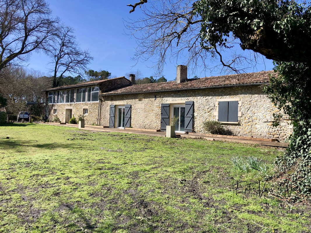 Maison 242 m² à Langon  - photo 3