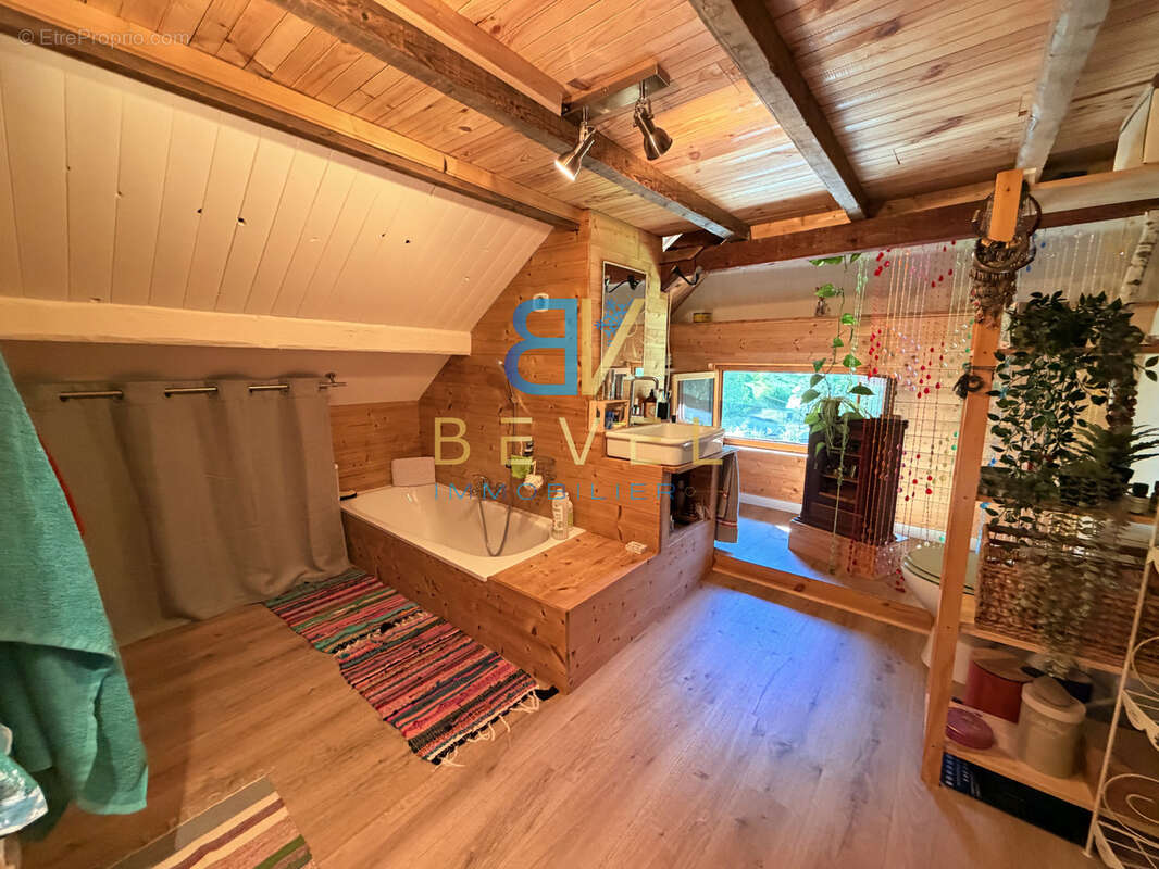 À vendre   exclusivité saint-françois-longchamp   (montaimont)  ancien corps de ferme rénové   110 m2 habitabl - photo 15