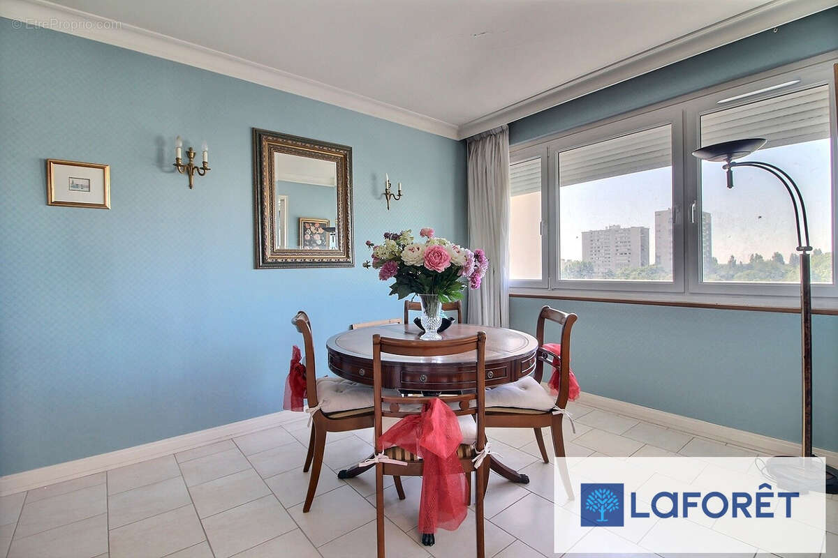 Appartement à RIS-ORANGIS