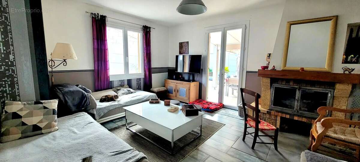 Maison à SAINT-MARTIN-LACAUSSADE