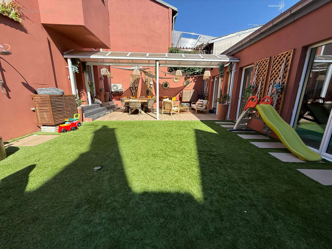 LOFT avec jardinet, et piscine intérieure - garage - photo 23
