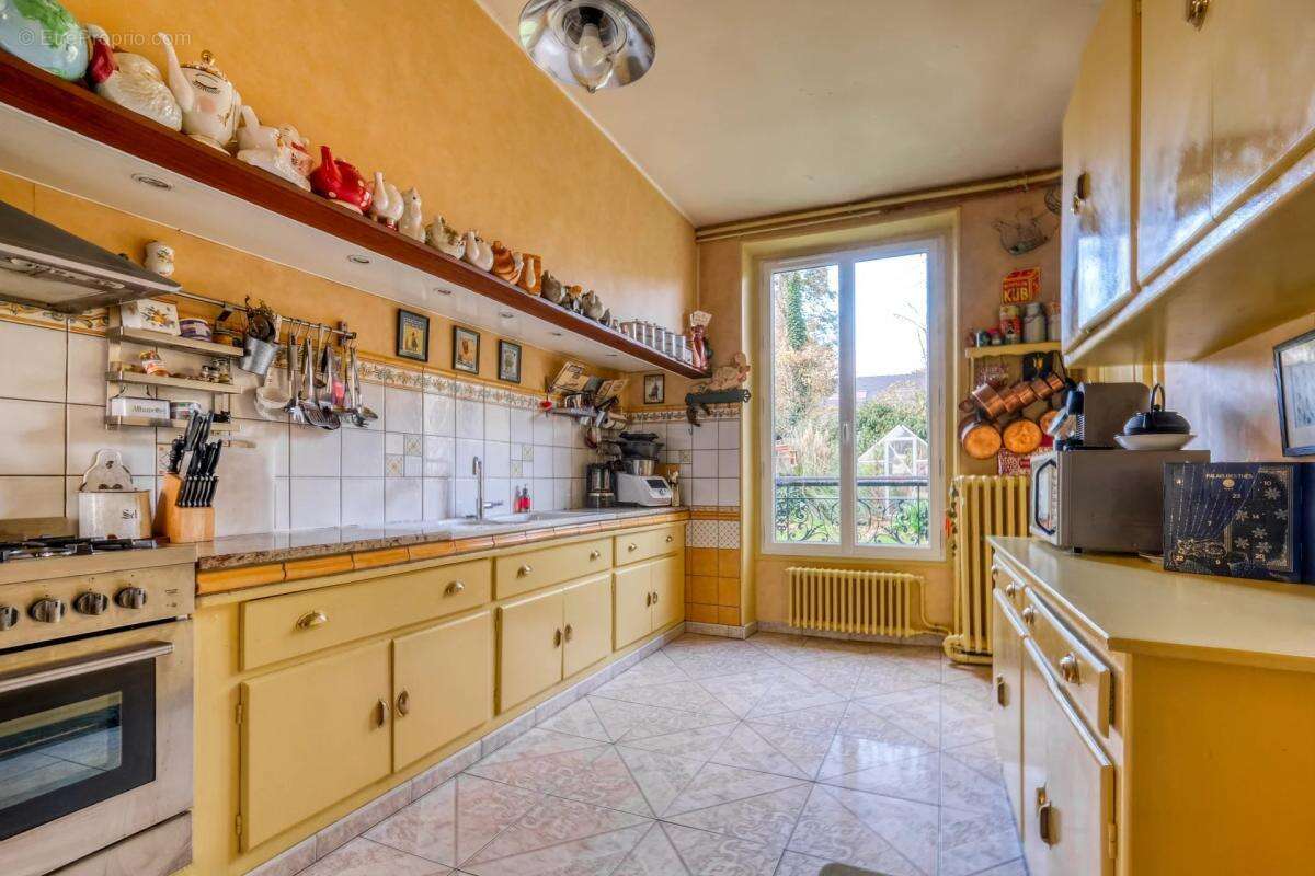 Maison à SAINT-LEU-D&#039;ESSERENT