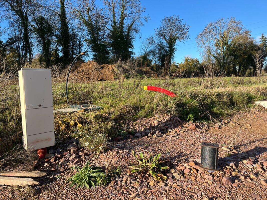 Noron l'abbaye terrain viabilise de 696 m² - photo 3