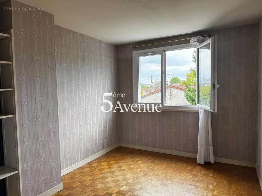 Appartement à SAINT-MAUR-DES-FOSSES