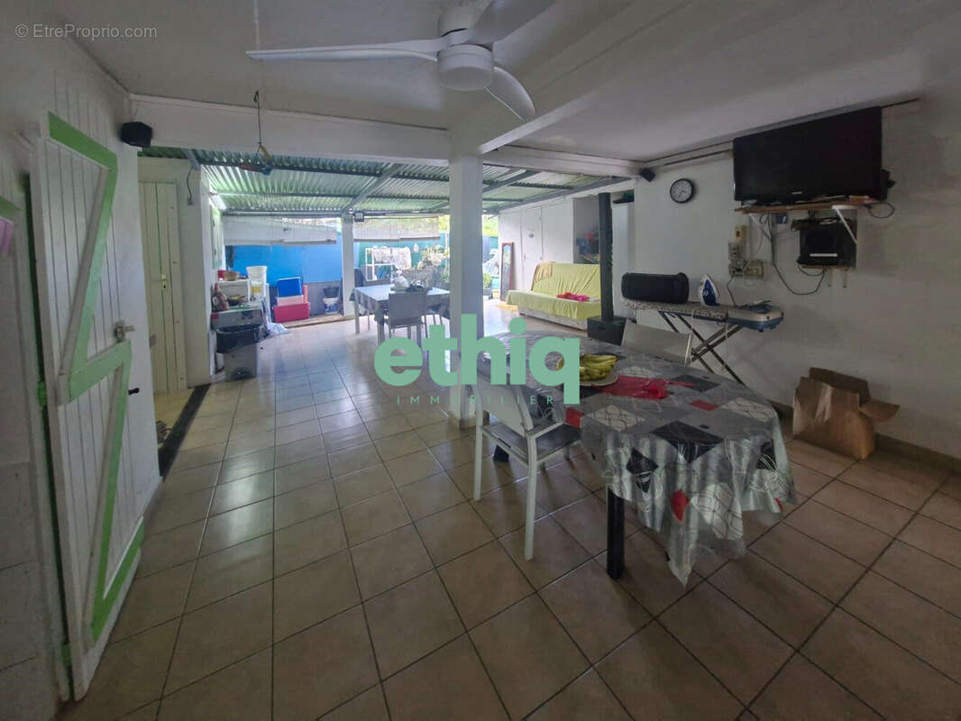 Maison à CAPESTERRE-BELLE-EAU