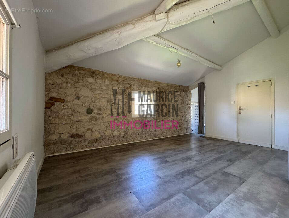 Maison à PERNES-LES-FONTAINES