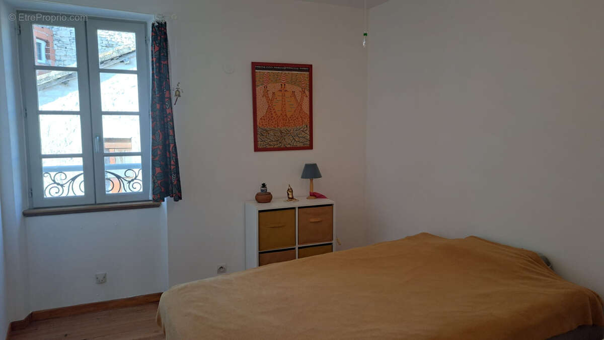 Maison à PUYLAROQUE