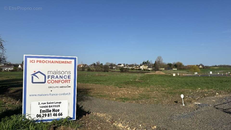 Terrain à SAINT-VIGOR-LE-GRAND