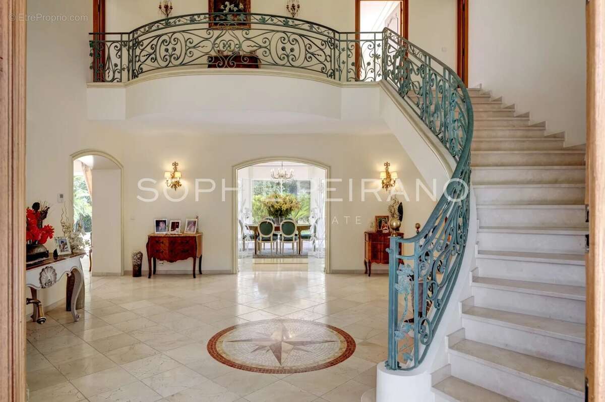 Maison à MOUGINS