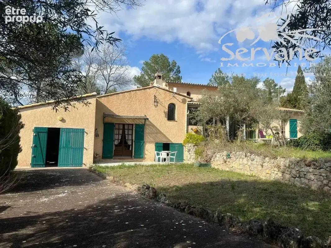Lorgues villa t6 piscine sur 6400 m² - photo 2