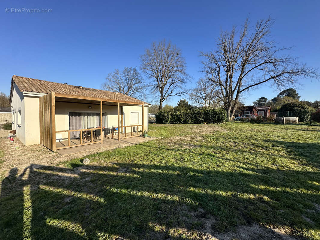 Maison à FOURQUES-SUR-GARONNE