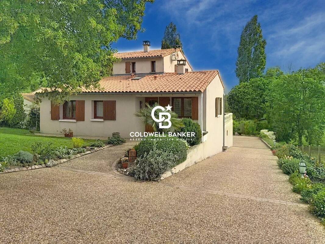 Maison à SAINTES