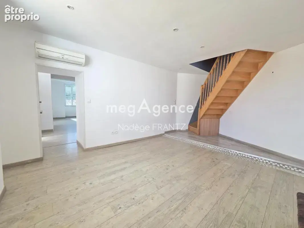 Maison charentaise à Saint-Savinien – Vie de plain-pied, 3 chambres, bureau, terrasse bois et garage rénové - photo 5