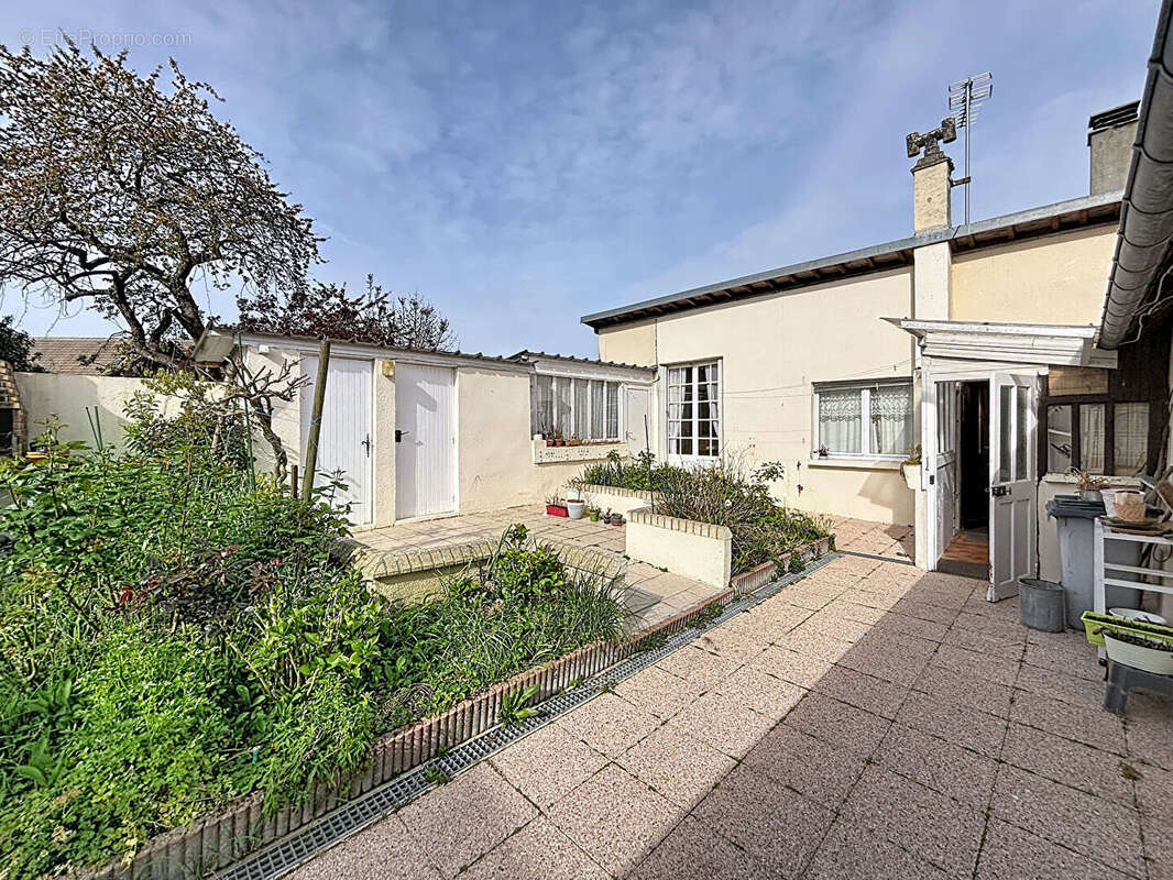 Maison à CONTEVILLE