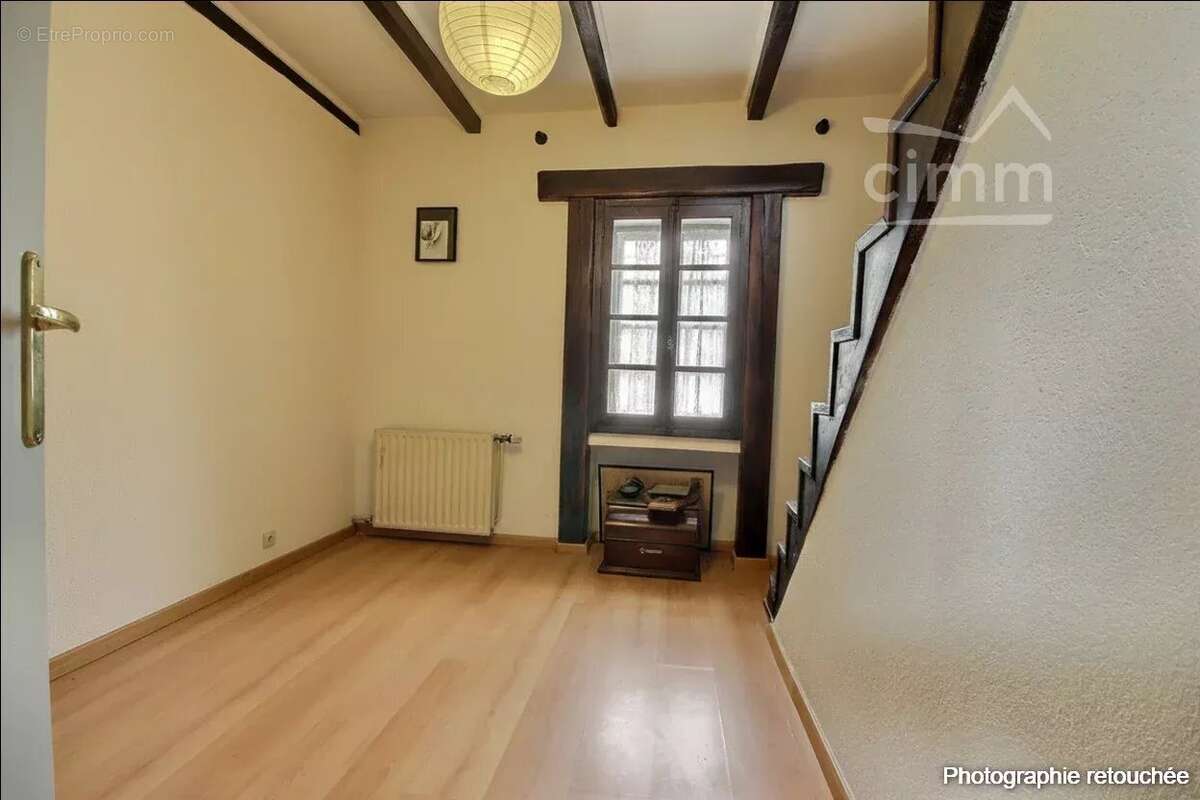 Maison à ALBA-LA-ROMAINE