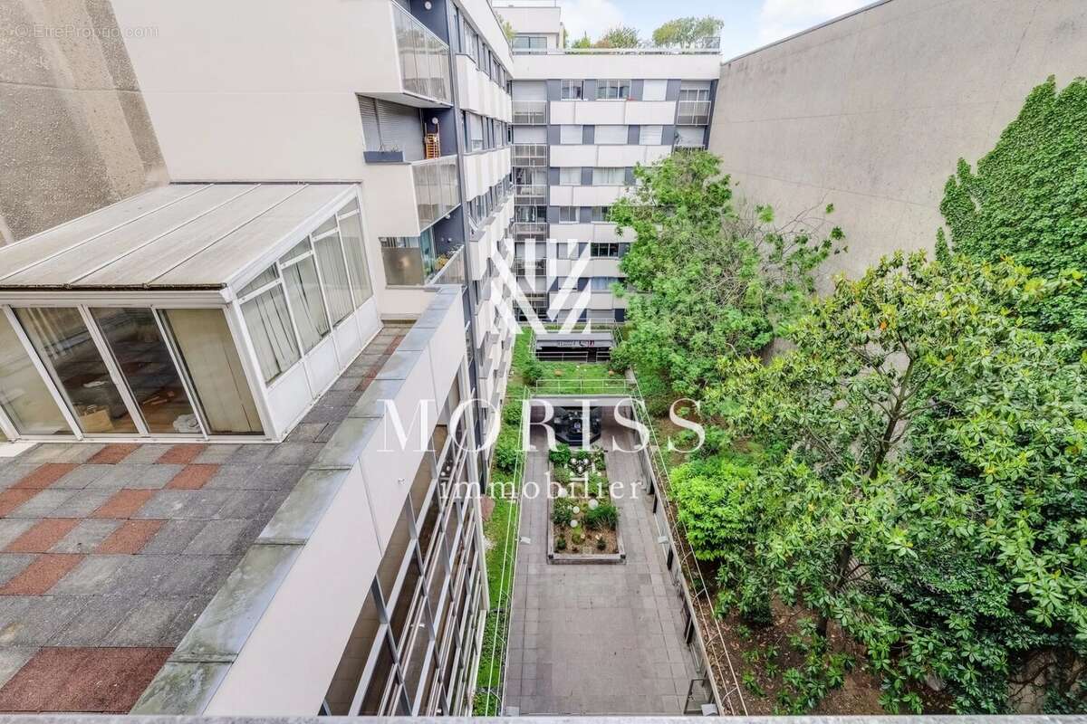 Appartement à PARIS-9E