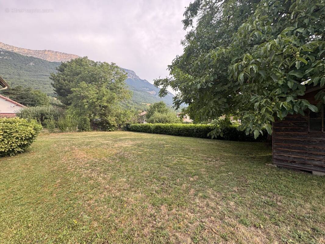 Terrain à CLAIX