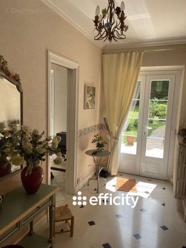 Maison à FONTAINE-LE-PORT