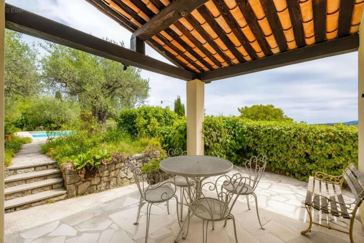 Villa avec piscine, vue sur collines, mer et lac + maison d'amis - photo 15