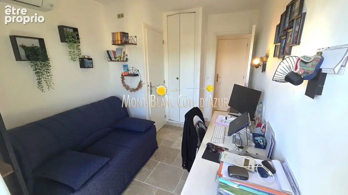 Appartement type villa sur le toit de 80 m2 environ, 3 chambres, vue mer, terrasse 100 m2, garage, cave - photo 23