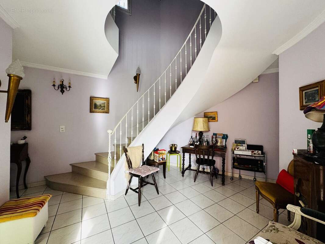 Maison à BAGNOLS-SUR-CEZE