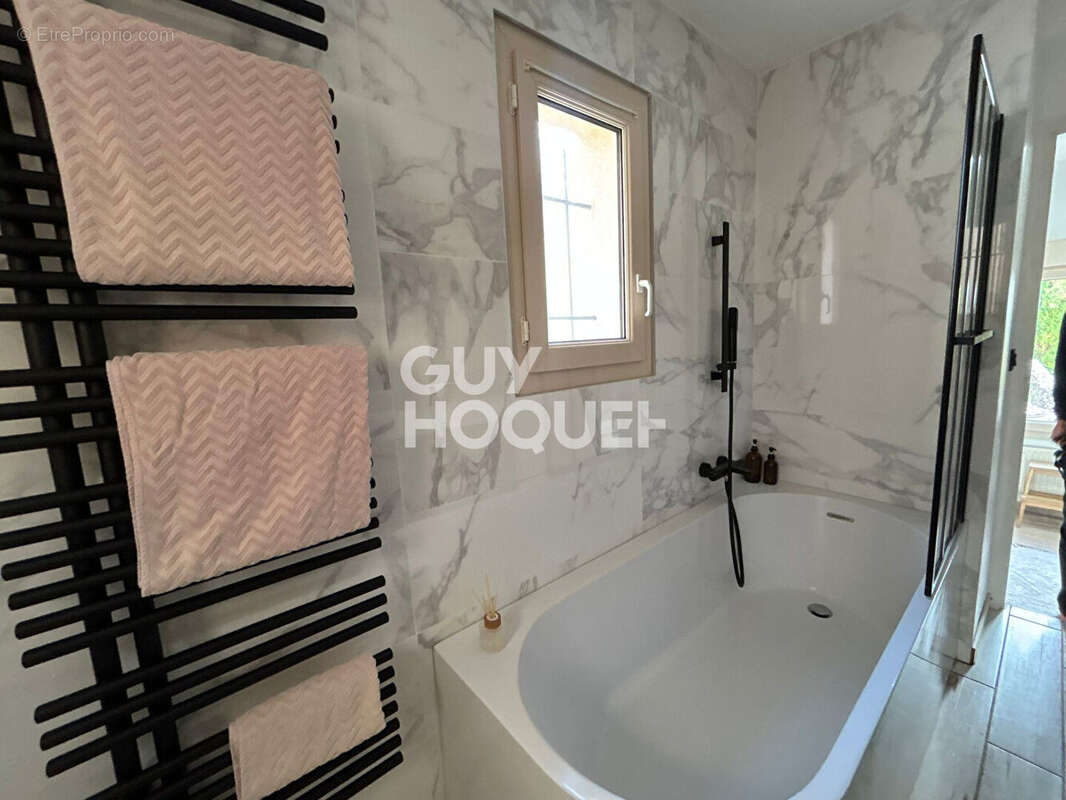 Maison à SAINTE-FOY-LES-LYON